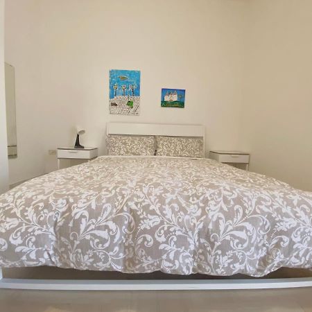 Guest House Service - Express Airport Apartment Модуньо Екстериор снимка