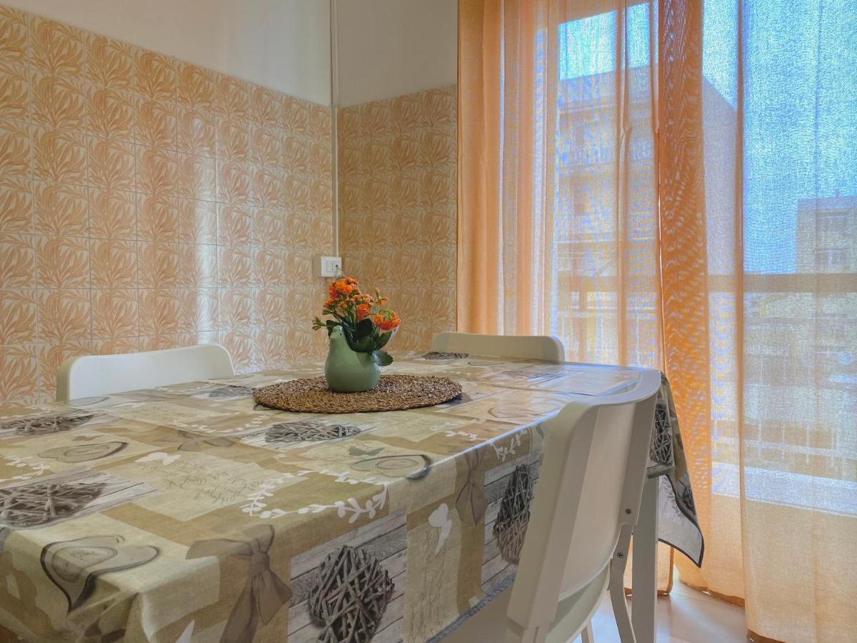 Guest House Service - Express Airport Apartment Модуньо Екстериор снимка